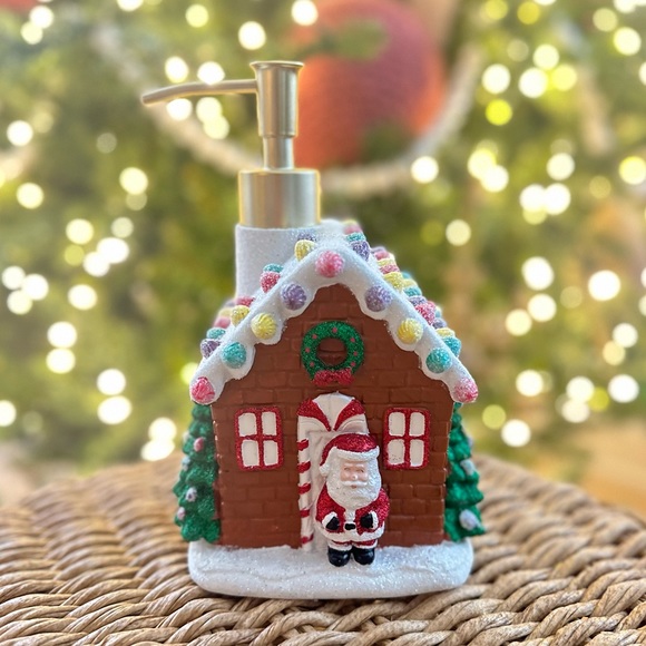 Caro Christmas gingerbread house Santa soap dispenser bathroom kitchen novelty - Picture 3 of 8